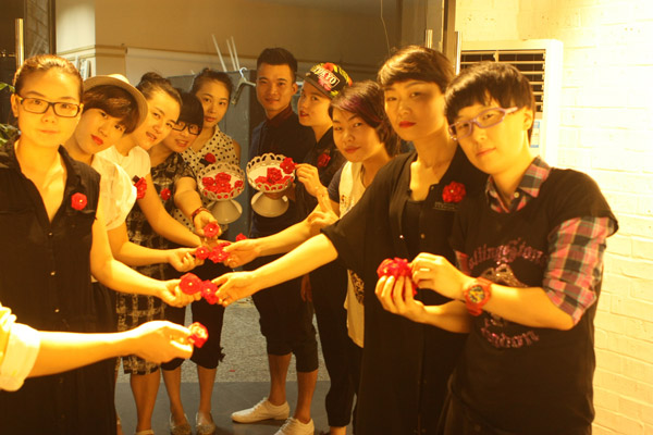2014七夕情人节，吉田造型团队老师给全体学员送温情！